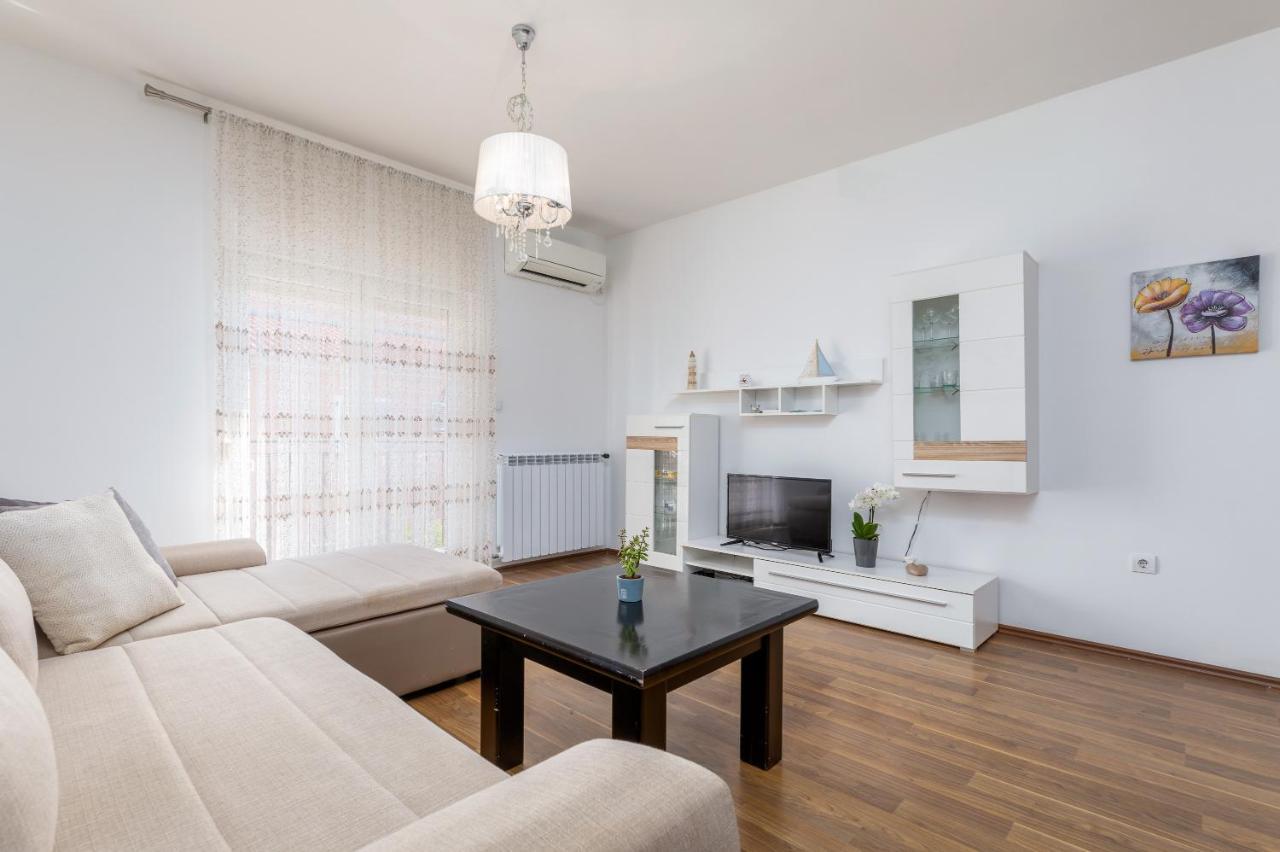 Apartman Vera Pola Esterno foto