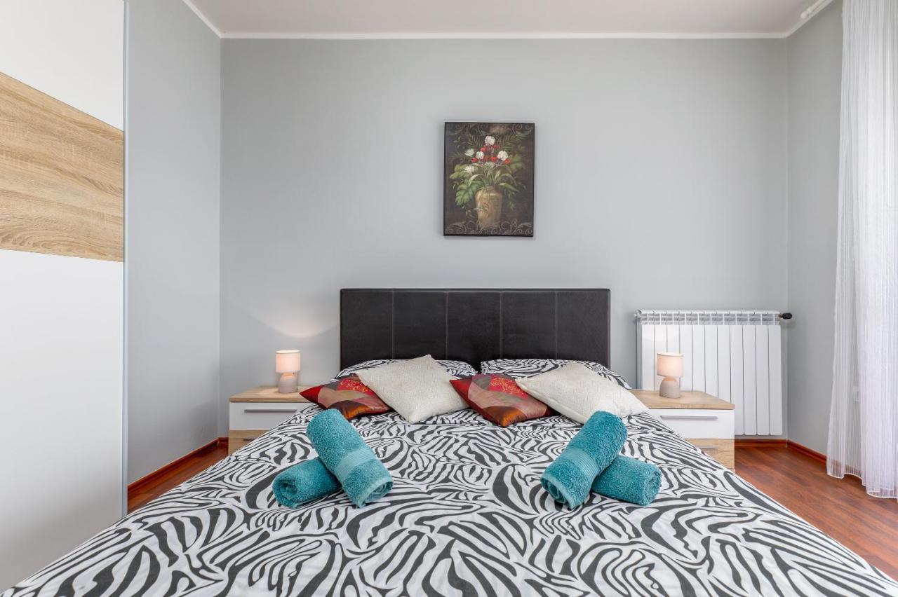 Apartman Vera Pola Esterno foto