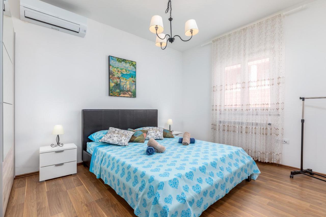 Apartman Vera Pola Esterno foto