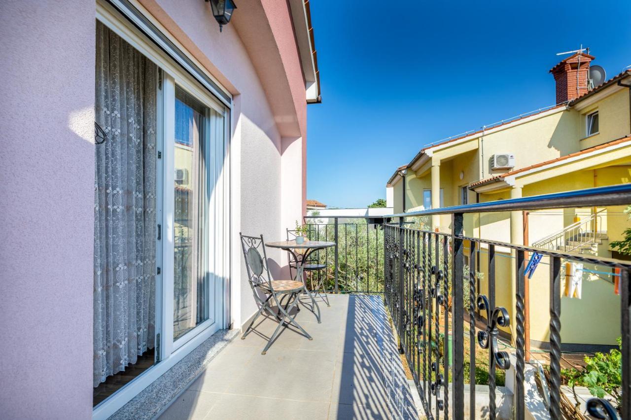 Apartman Vera Pola Esterno foto