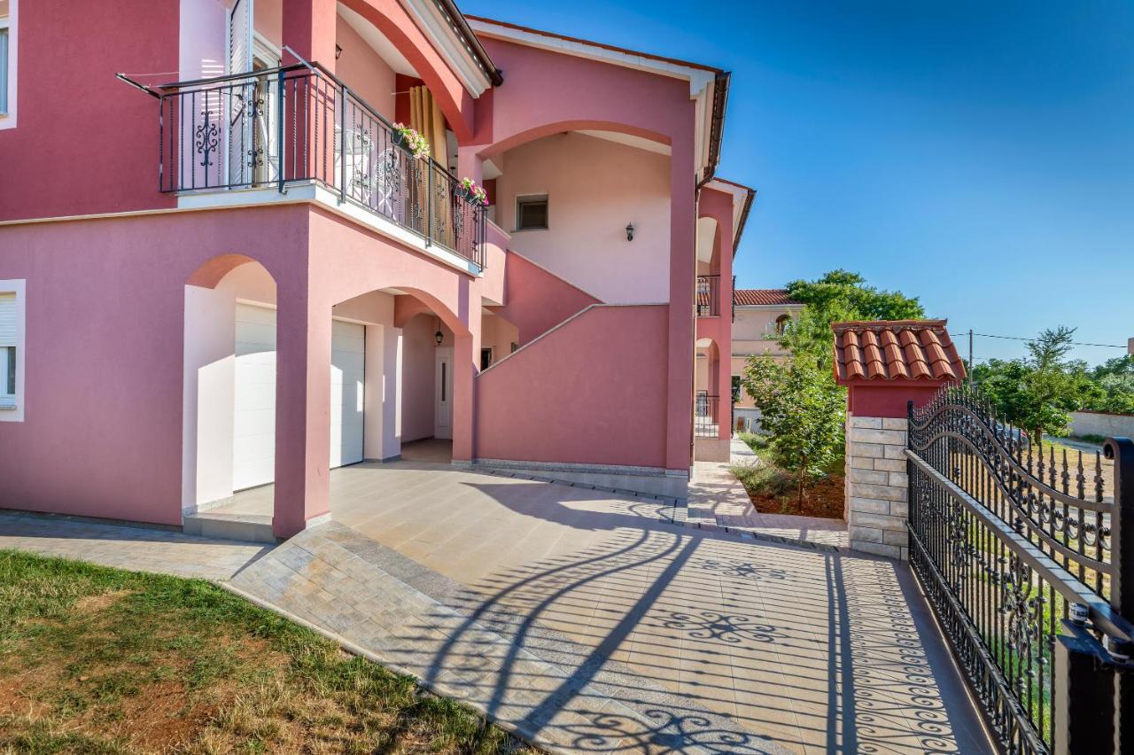 Apartman Vera Pola Esterno foto